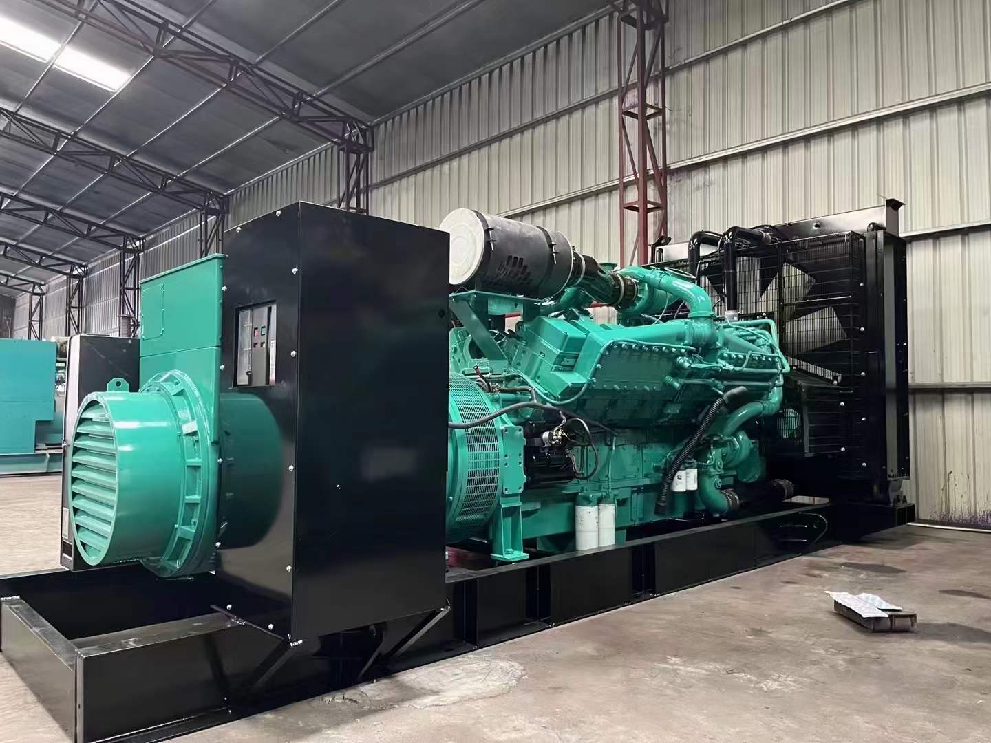 浉河如何降低 800kW 柴油发电机输出电流的波动？